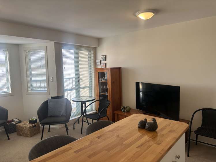 9/3c Harrison Road Mount Wellington_2