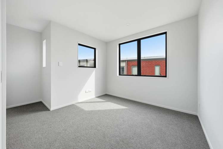 65 Te Ara Wai Mangere East_8