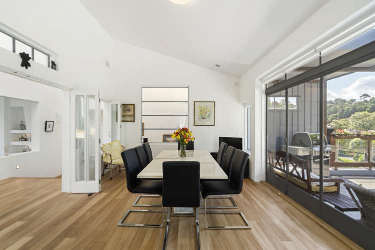 8 Herrings Cove Place Titirangi_15