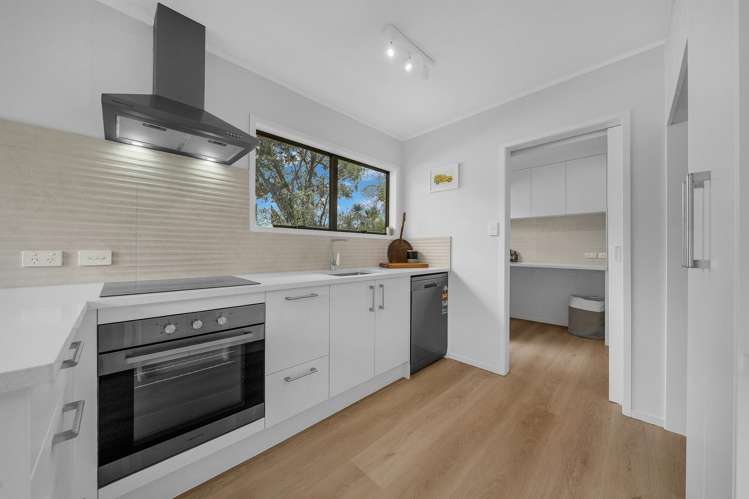 12 Sonnenberg Way Titirangi_11