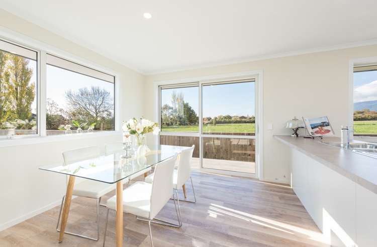 14 Campari Drive Richmond_3