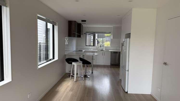 4/3 Walsh Road Milldale_6