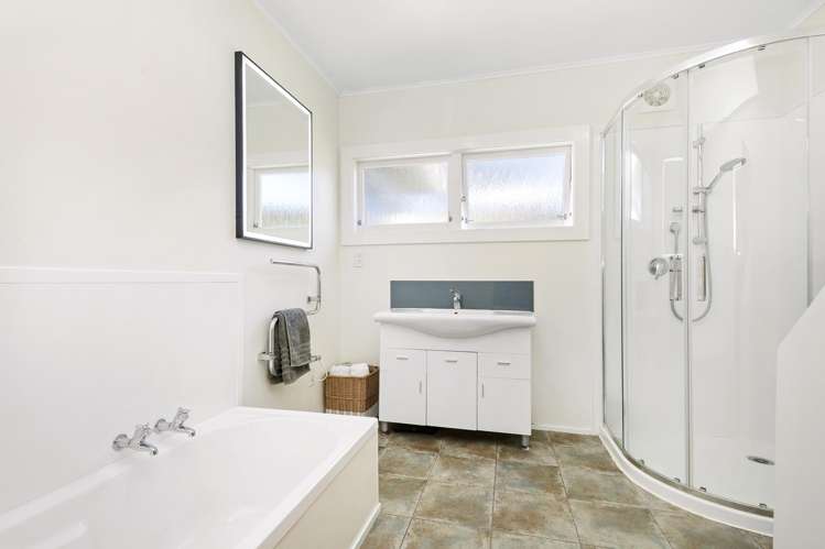 15 Kerepehi Grove Wainuiomata_12