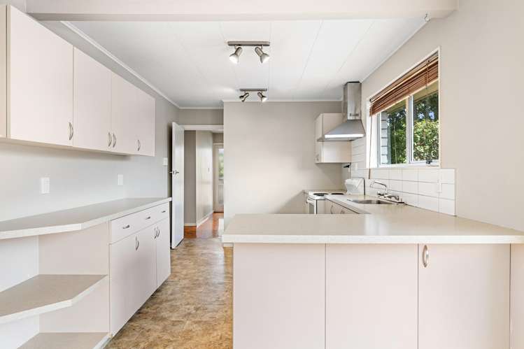 27 Denniston Crescent Redwood_5