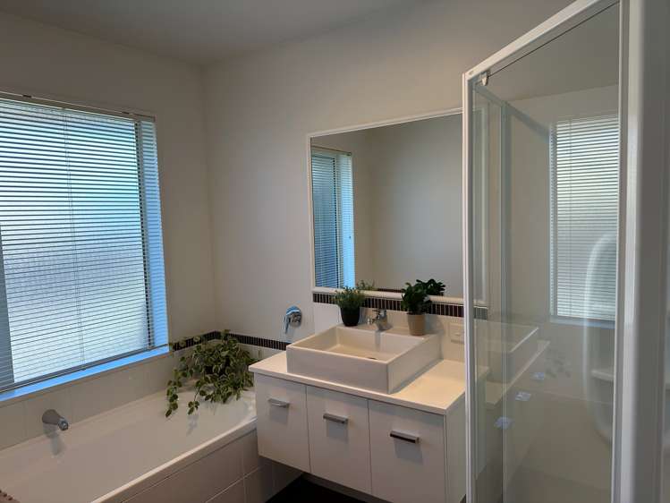 17 Burbank Drive Aidanfield_12