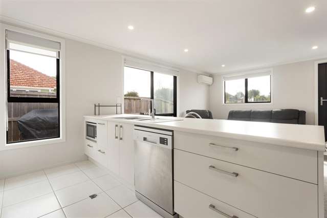 2/1 Paul Crescent Fairfield_4