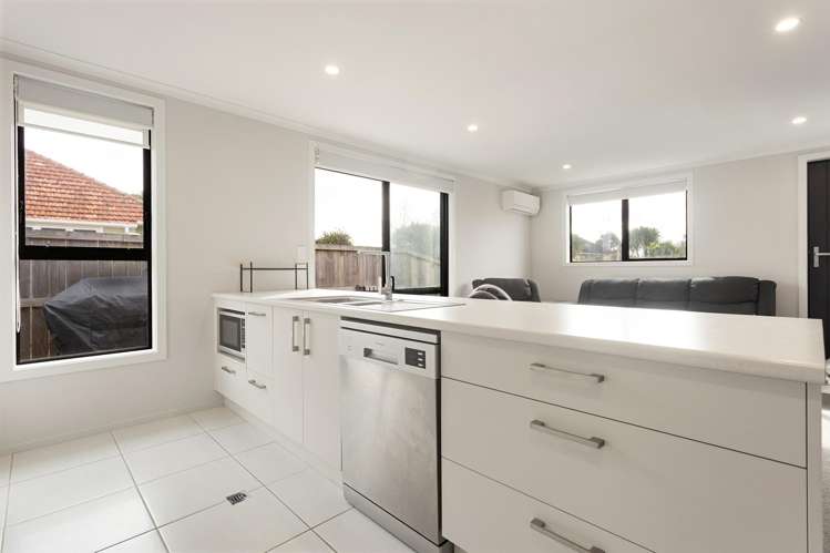 2/1 Paul Crescent Fairfield_4