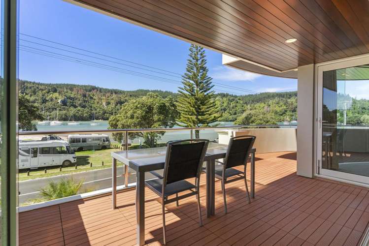 301 Beach Road Whangamata_38