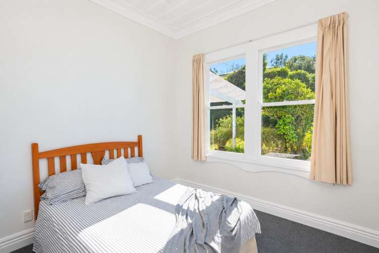 165 Beach Road Tokomaru Bay_16