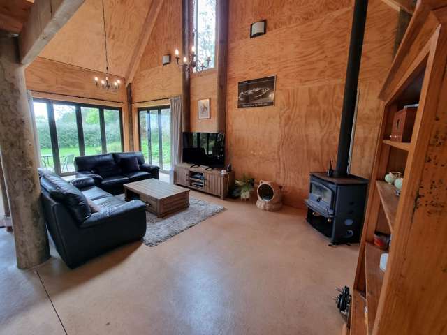 144 Ara-Kotinga Whitford_2