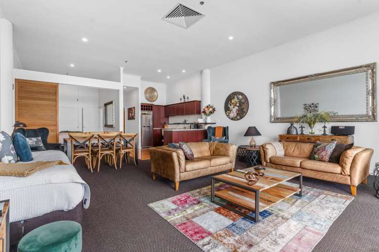 6/143 Quay Street 10015_6