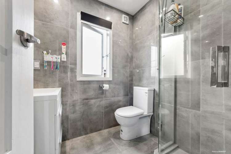 3208a Great North Road New Lynn_9