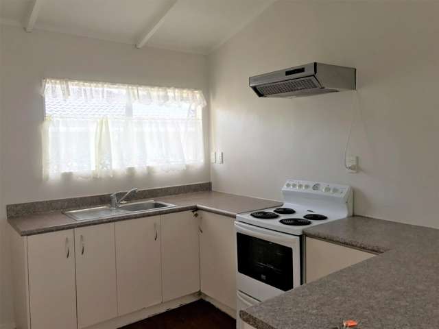 72 Vodanovich Road Te Atatu South_2