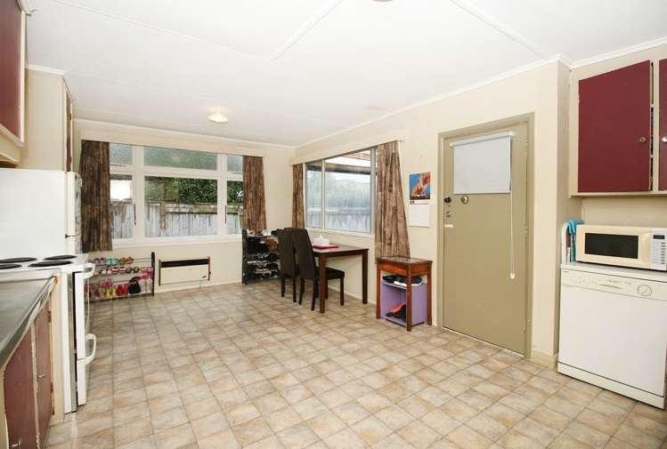 28 Rainforth Street Roslyn_5