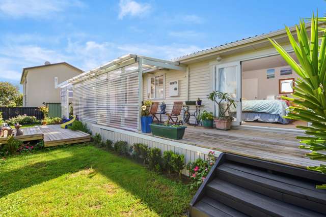 66 Wharf Road Clarks Beach_1