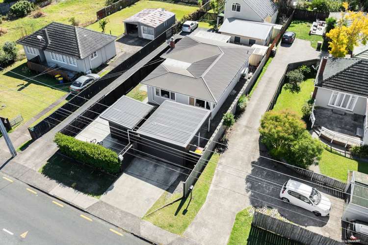 717 Te Atatu Road | Te Atatu Peninsula | Waitakere City | Houses for ...