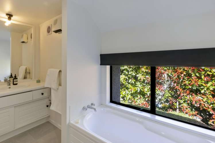 24 Williams Street Fernhill/Sunshine Bay_10