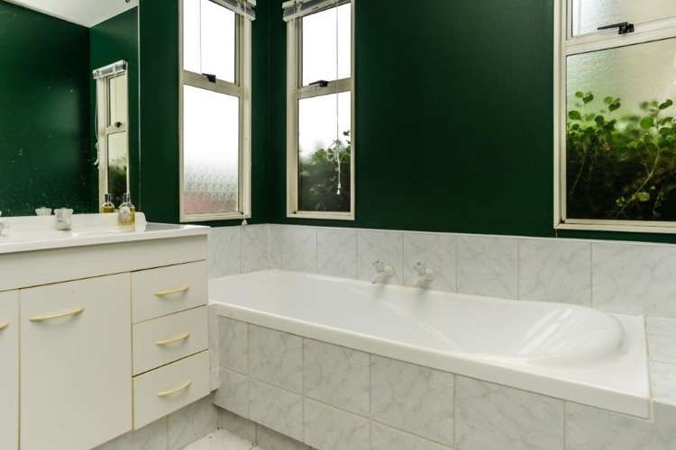 147 Thompson Road Twyford_11