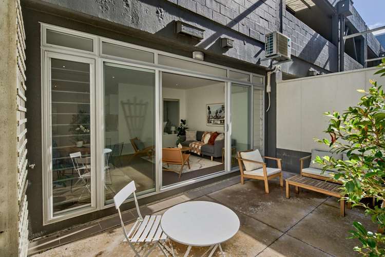 2/35 Torrens Terrace Mount Cook_10