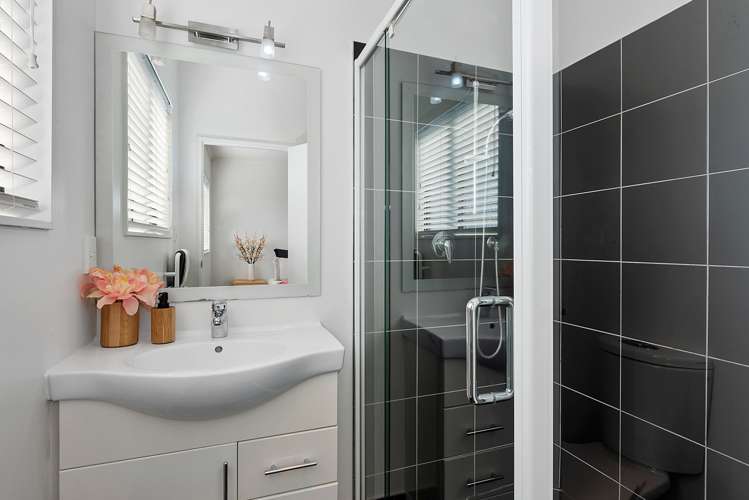 131h Rototuna Road Rototuna_8