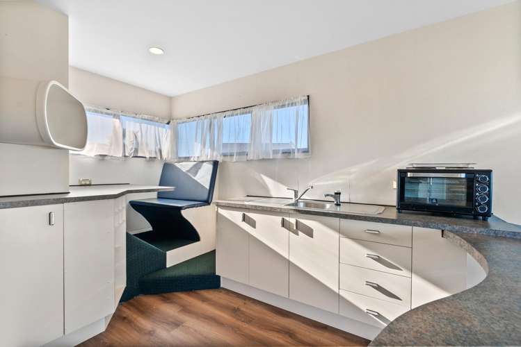 9 Pebble Beach Boulevard Te Kamo_10