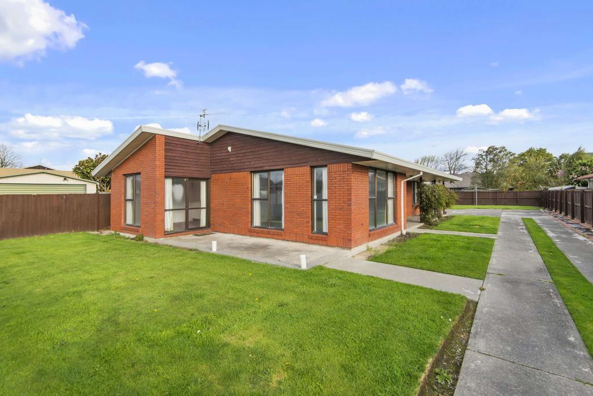16 Momorangi Crescent Redwood_0