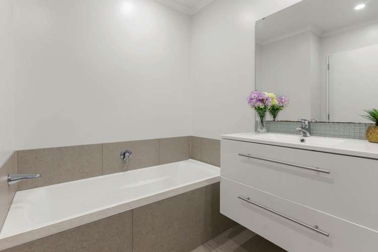 24 Soaring Bird Drive Takanini_19