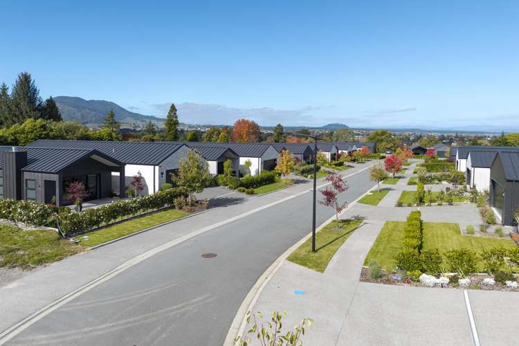1-4/13 Sorrento Drive_3