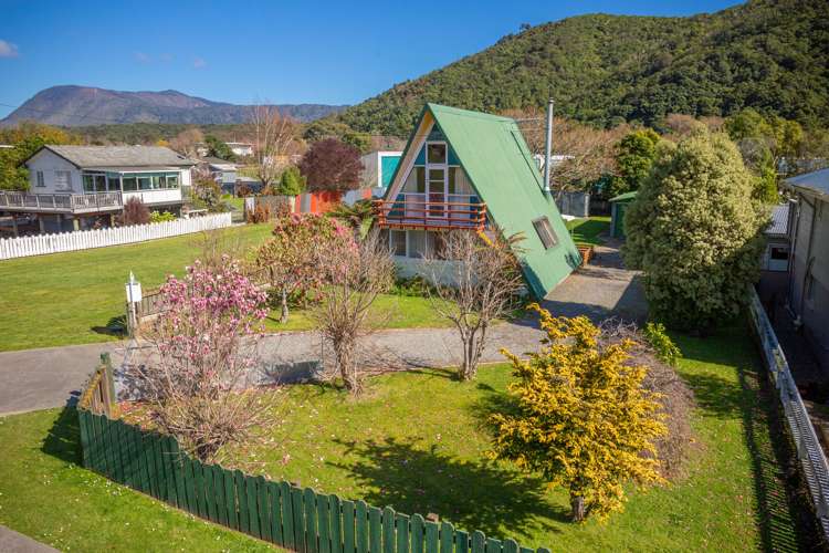 34 Beach Road Waikawa_24