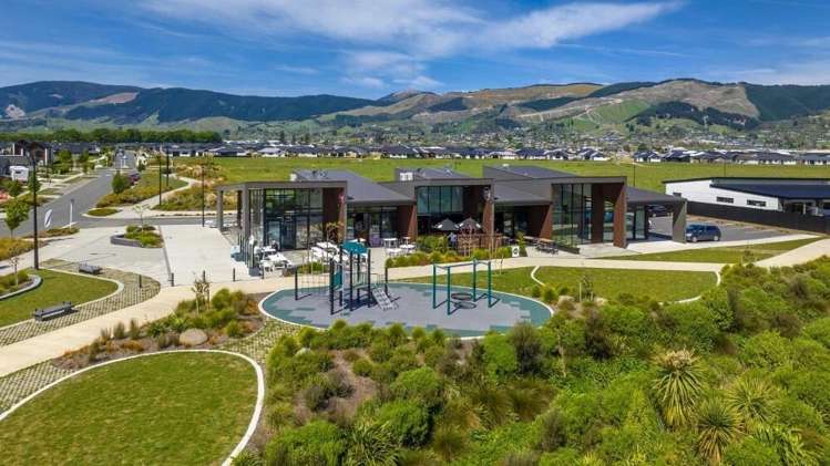 27 Ambrosia Street The Meadows_2