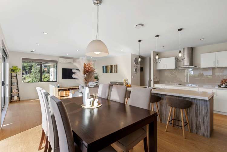 55 Liberty Crescent Beachlands_11