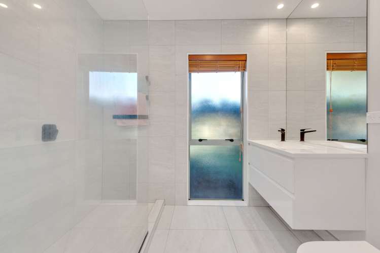 2 Cottesmore Place Huntington Park_12