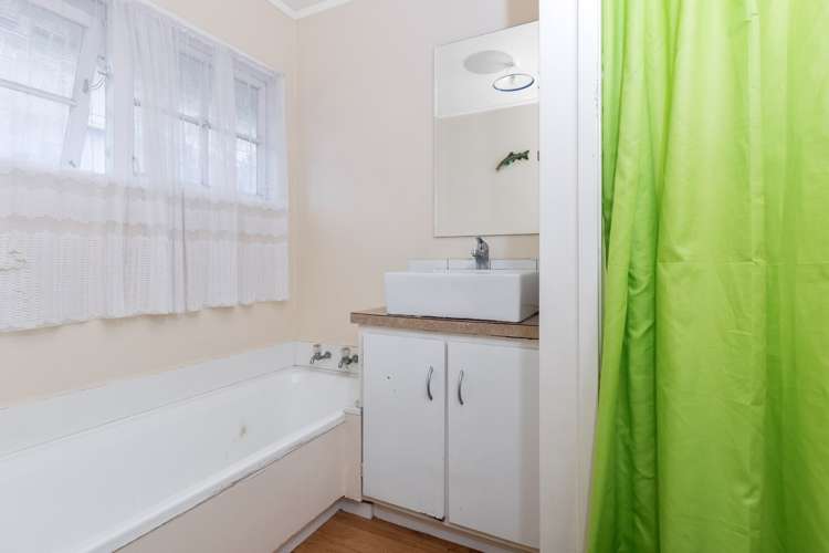 18 Trounson Avenue Clendon Park_12