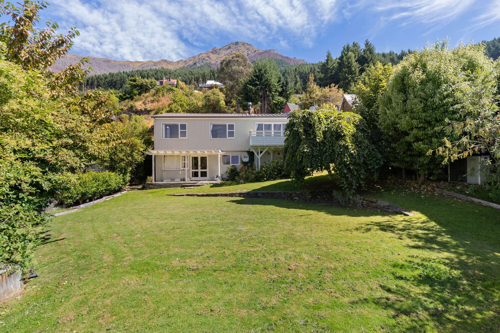 27 Avalon Crescent Fernhill/Sunshine Bay_0