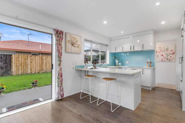 2/329 Botany Road Golflands_9