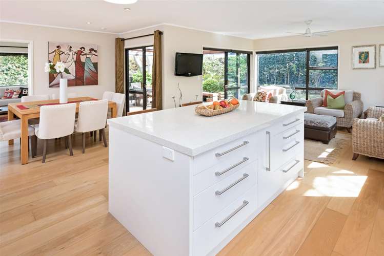 12a Glenfern Road Mellons Bay_9