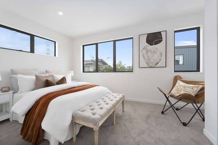 2/31 (Lot1) Tiroroa Avenue Te Atatu South_12