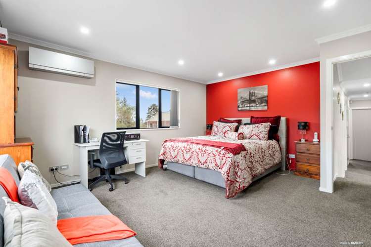 2/12 Sikkim Crescent Clover Park_13