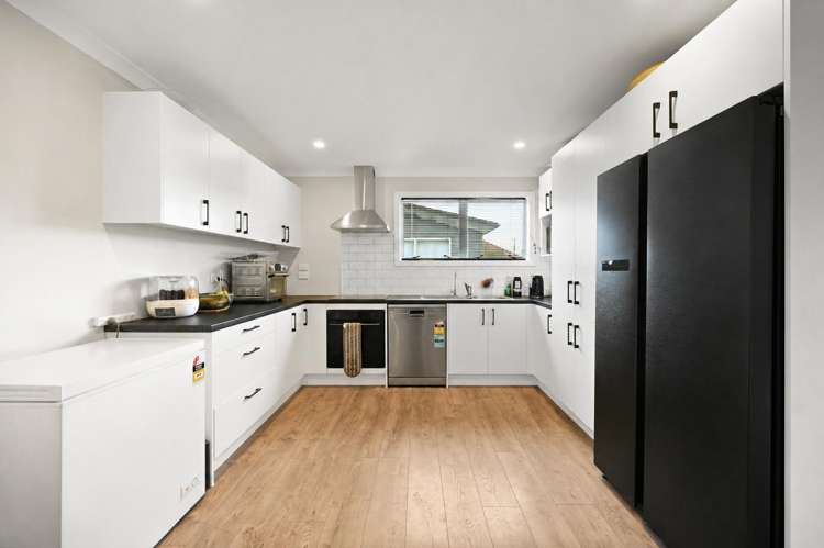 28 Pine Avenue_1