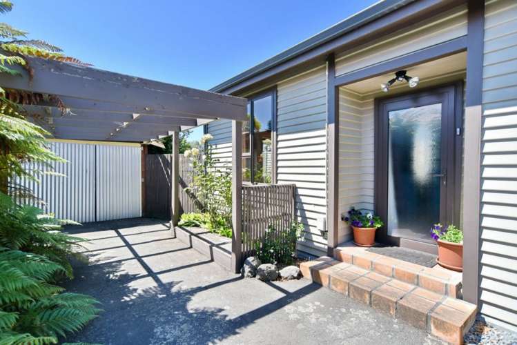 68 Sylvan Street Hillmorton_24