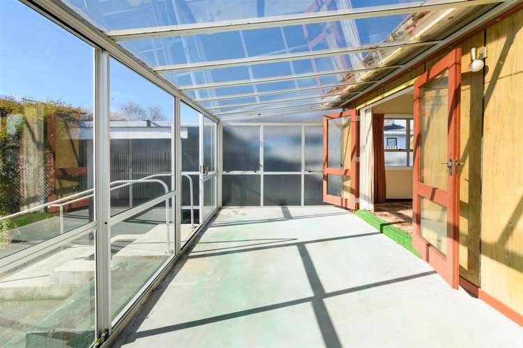 27 Lower High Street Marton_32