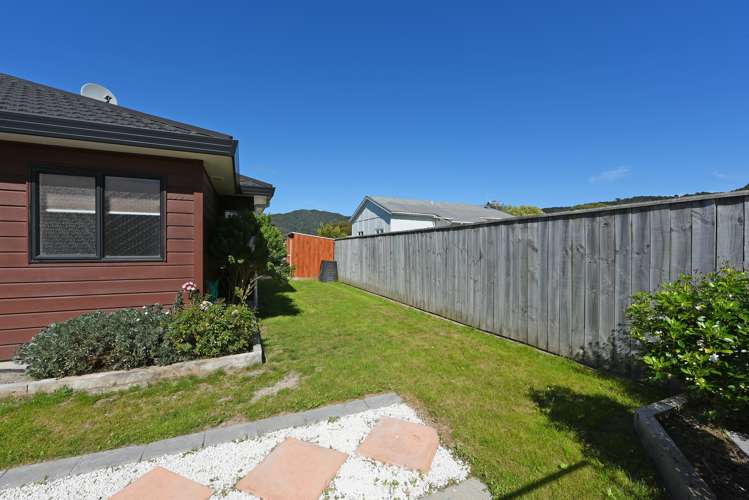 23 Sun Valley Grove Wainuiomata_11