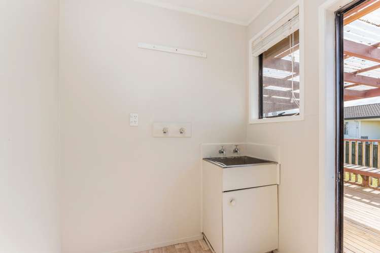 171 Solar Road Glen Eden_13