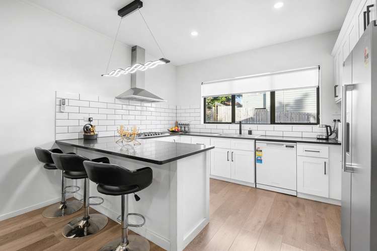 15A Reynella Drive Massey_4