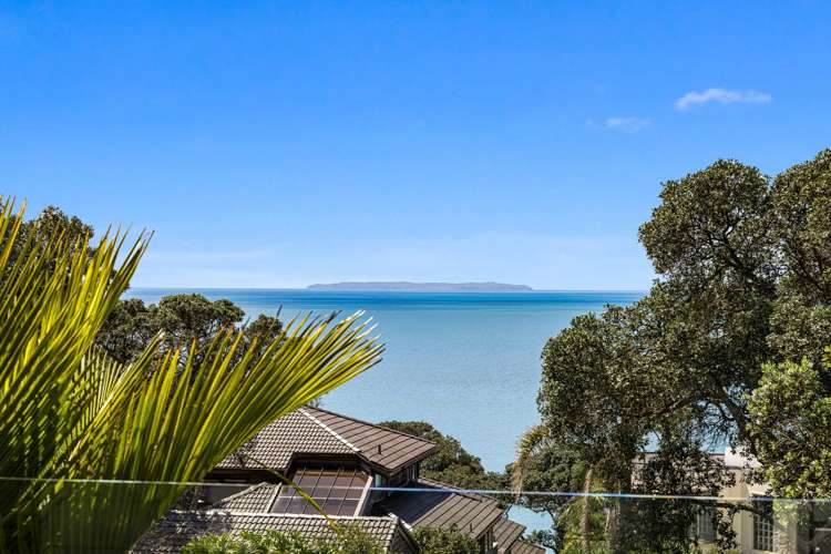 25 Whitby Crescent Mairangi Bay_1