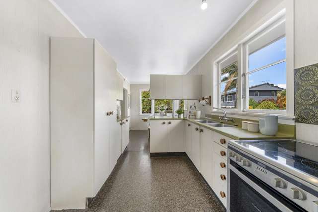 29 Swan Crescent Pakuranga_3