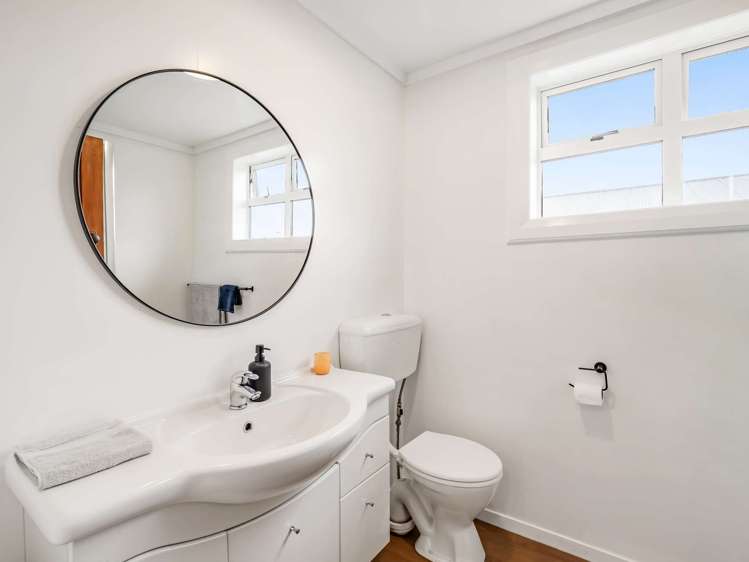 8 Chelwood Street Takaro_23