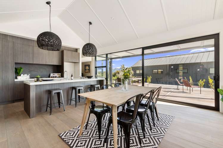 12 Falconer Rise Jacks Point_4