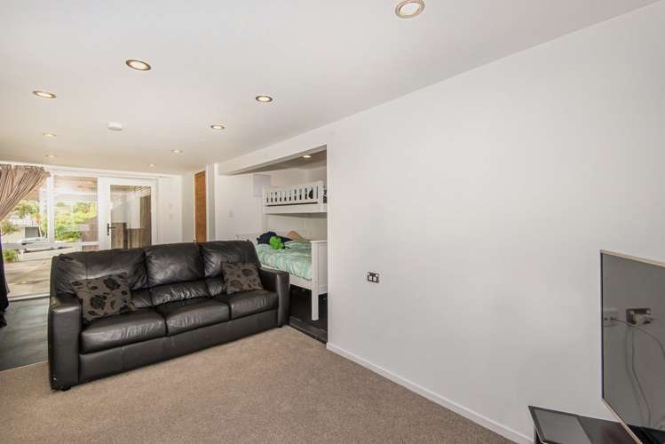 2/18 Puketitiro Street Glen Eden_16