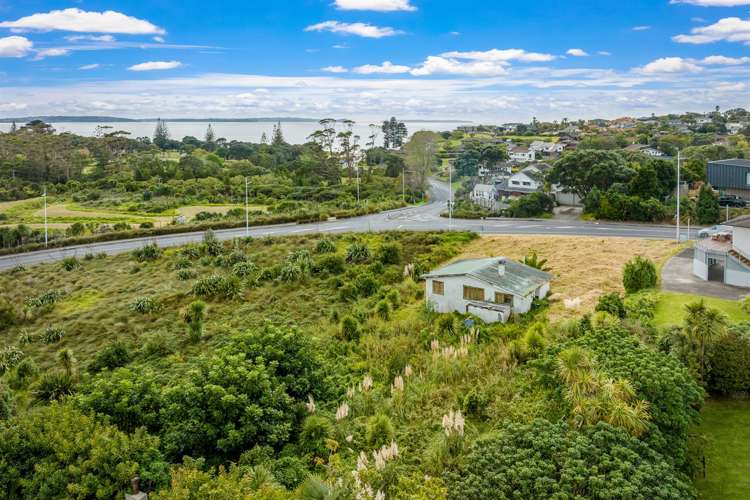 1088 Beach Road Torbay_13